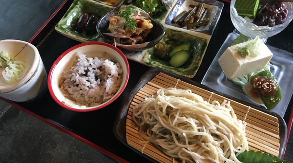 豪華な定食です。