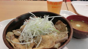 山梨県産豚肉を使った「富士桜豚丼」
