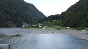 ダム湖は『奈良田湖』